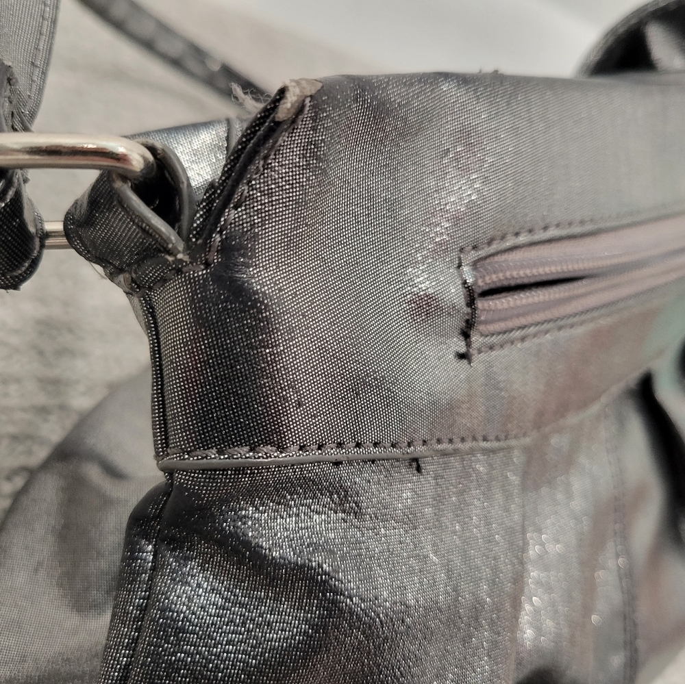 2/$18 Elle Grey Metallic Silver Crossbody Shoulder Bag Bow Detail GUC Small - Picture 10 of 15